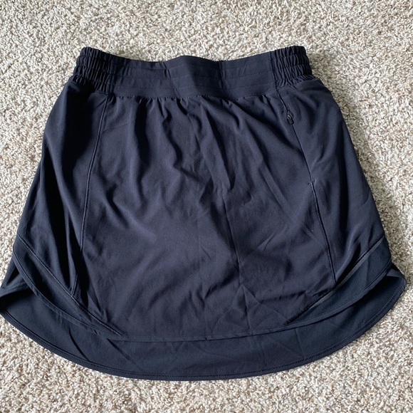 lululemon athletica Dresses & Skirts - Lululemon Hotty Hot HR Skirt *Long